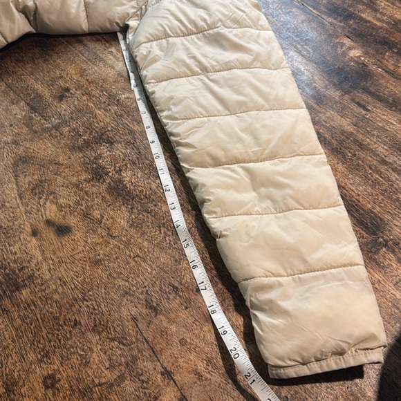 AMAZON ESSENTIALS Stone/Cream Lightweight Water-Resistant Hooded Puffer Coat MED - Picture 5 of 11
